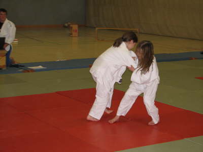 Montag, 8.12.08. Nikolaus Sondertraining in der Sporthalle der WBG K�ln-H�henhaus.