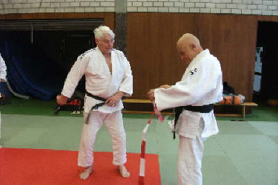 Sonntag, 19.12.2010. �berreichung des 6. Dan durch die Antragsteller Norbert Sp�th und Gerd Walter.