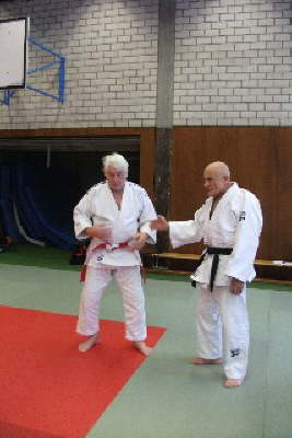 Sonntag, 19.12.2010. �berreichung des 6. Dan durch die Antragsteller Norbert Sp�th und Gerd Walter