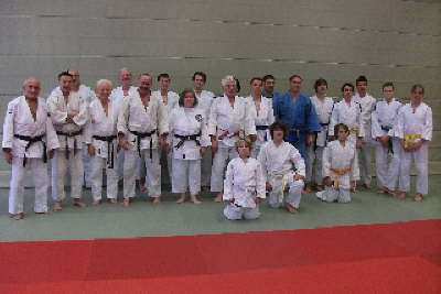 Sonntag, 19.12.2010. �berreichung des 6. Dan durch die Antragsteller Norbert Sp�th und Gerd Walter