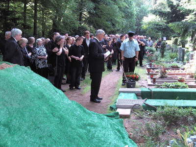 Donnerstag, 15.05.08. Beerdigung von Paul Handrich auf dem Friedhof Sch�nrather Hof, K�ln-M�lheim.
