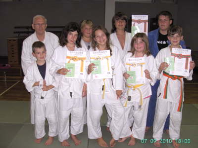 Dienstag, 07.09.2010. �berreichung der Kyu-Urkunden und P�sse in der TH Kopernikus- Str. K�ln-Buchforst.