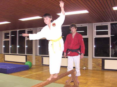 Oktober 2008. Kinder Judo Gruppe mit Trainer Martin Handrich in der TH K�ln-Buchforst.
