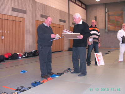 Samstag, 11.12.10. Offizielle �berreichung des 6. Dan in D�sseldorf an Georg Johannes Reinartz, dem 1. Vorsitzenden des Budo Club K�ln 1956/74 e. V.