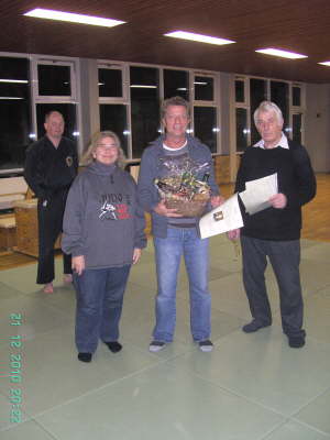 Dienstag, 21.12.2010. Ehrung der Jujutsu Trainer: Werner Widderhooven 1.Dan, Johannes Freihoefer 4.Dan, Herbert Basmer 6.Dan und Dieter Lindner 7. Dan.