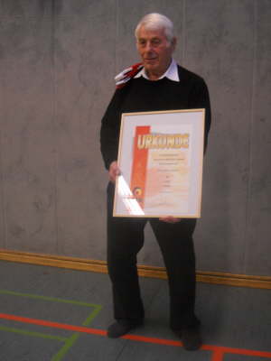 Samstag, 11.12.10. Offizielle �berreichung des 6. Dan in D�sseldorf an Georg Johannes Reinartz, dem 1. Vorsitzenden des Budo Club K�ln 1956/74 e. V.