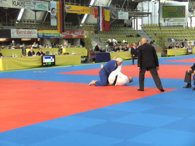 Freitag, 16.11.07. 1. Kampftag. Europa Meisterschaften der Veteranen in Sindelfingen.