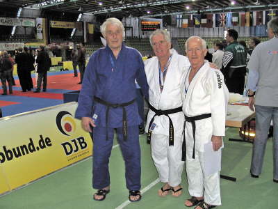 Freitag, 16.11.07. 1. Kampftag. Europa Meisterschaften der Veteranen in Sindelfingen.