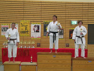 Samstag, 28.05.11. Hellweg-Cup und Landesmeisterschaften Junioren und Senioren in Wattenscheid.