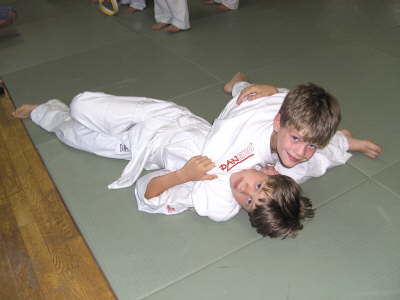 Dienstag, 19.06.07. Judo Kyu-Pr�fung in der TH der Schule Kopernikus-Str.