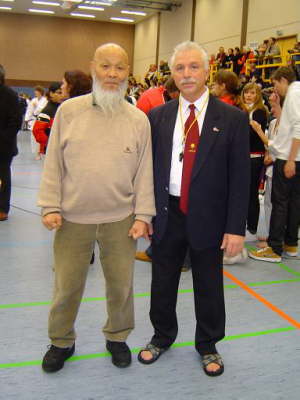 Samstag, 17.11.07. Deutsche Karate Jugendmeisterschaften des DJKB in Hennef.